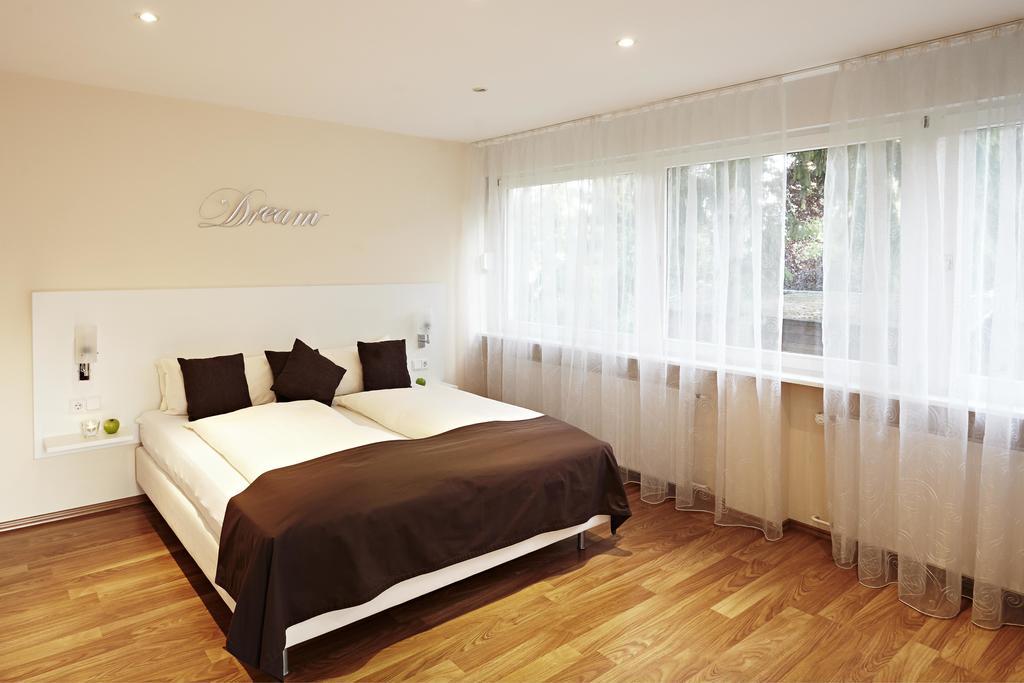 Hotel Bonjour Bad Soden am Taunus Pokoj fotografie